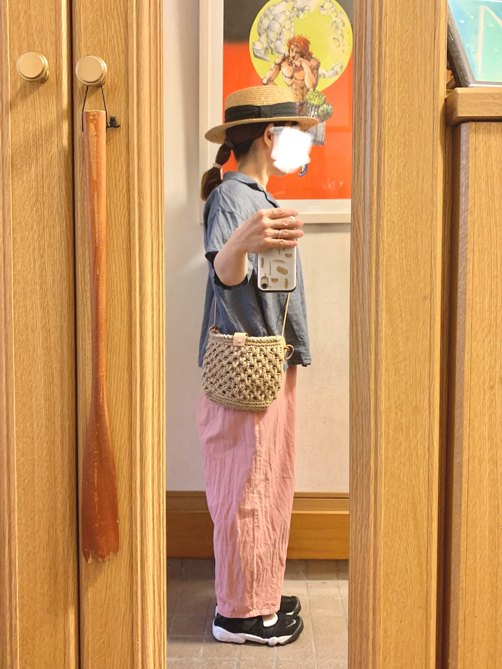 「一昨日のコーデ、麦わら帽子、開襟シャツ、ピンク、ピンクとグレー、エアリフト、麻紐バック」｜「14+のアイテム（ハット、ブラック系）」を使った、まっきさん（レディース・150cm）の夏コーディネートの3枚目の写真