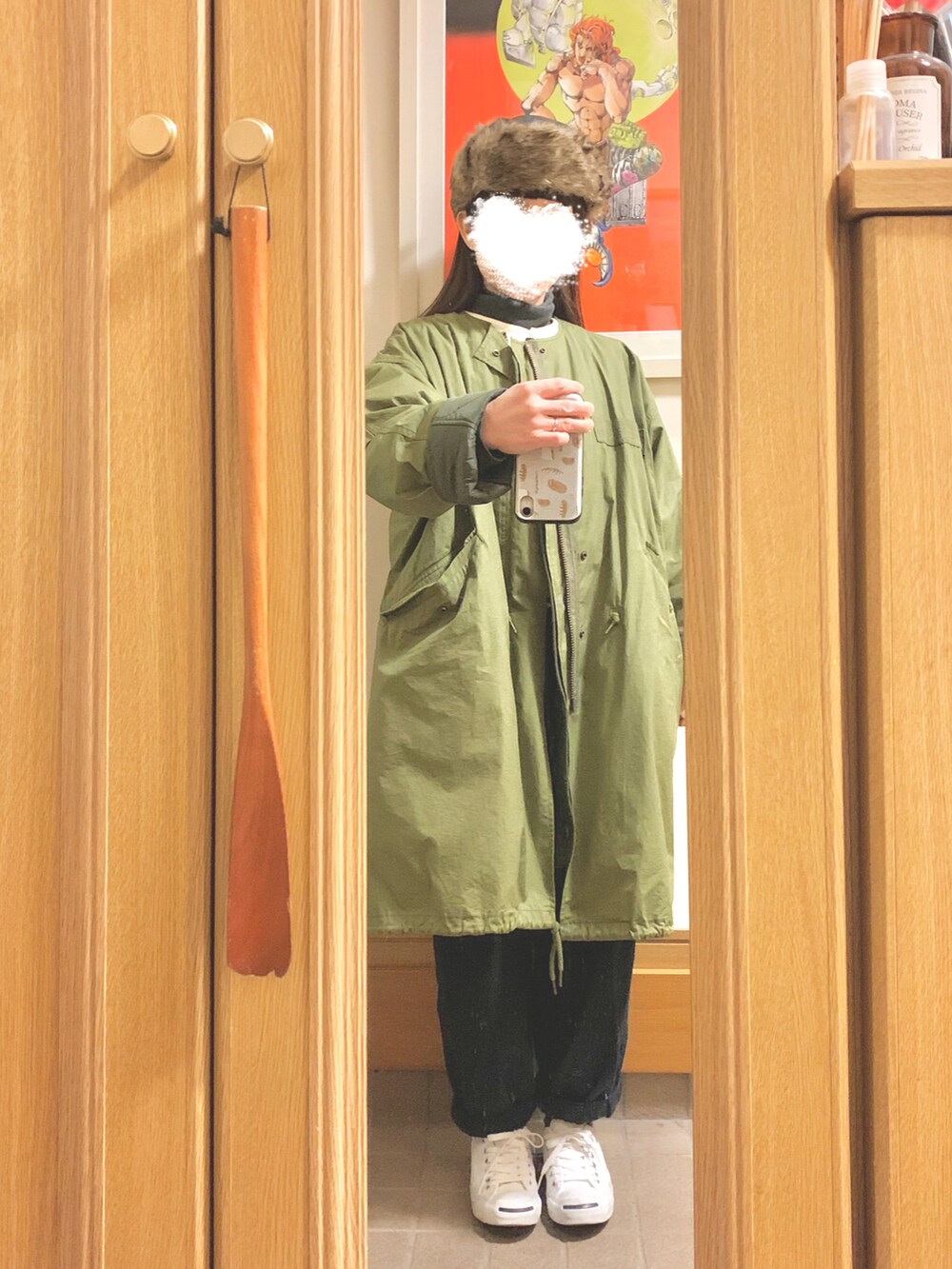 「今日の服、今日のコーデ、フライトキャップ、ボーダー、ヒートテックフリースタートルネックＴシャツ、バルーンパンツ、モッズコート、ジャックパーセル、つけ襟」｜「Samansa Mos2のボーダーバスクシャツ（Tシャツ/カットソー、ホワイト系）」を使った、まっきさん（レディース・149cm）の冬コーディネートの3枚目の写真