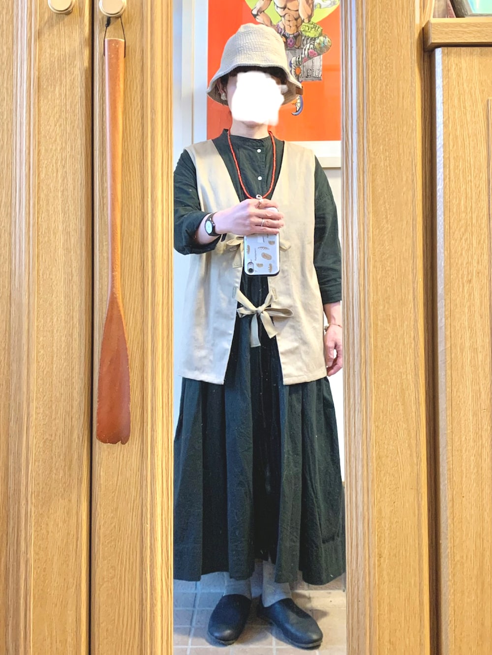 「今日のコーデ、今日の服、ベスト、作家メイド」｜「作家メイドのアイテム（ハット、ホワイト系）」を使った、まっきさん（レディース・149cm）の秋コーディネートの4枚目の写真