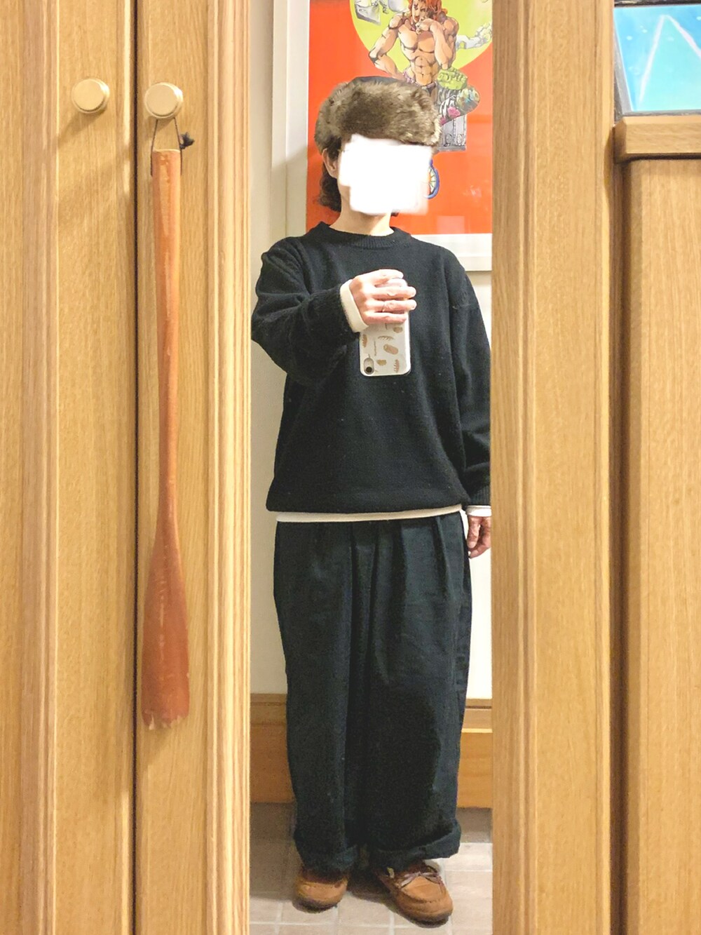 「昨日のコーデ、昨日の服、フライトキャップ、オイルドジャケット、古着、黒コーデ、メンズライク、メンズアイテム、モカシン、モッズコート」｜「GUのアイテム（ニット/セーター、ブラック系）」を使った、まっきさん（レディース・149cm）の冬コーディネートの3枚目の写真