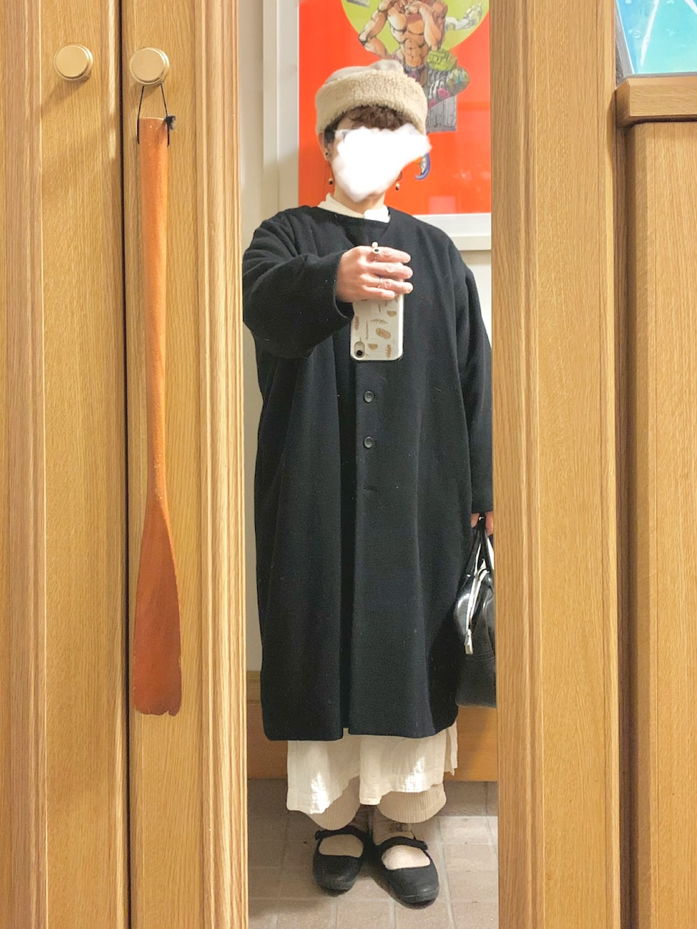 「昨日のコーデ、昨日の服、モノトーンコーデ」｜「マルシェ購入品のアイテム（ベスト、ブラック系）」を使った、まっきさん（レディース・149cm）の冬コーディネートの2枚目の写真