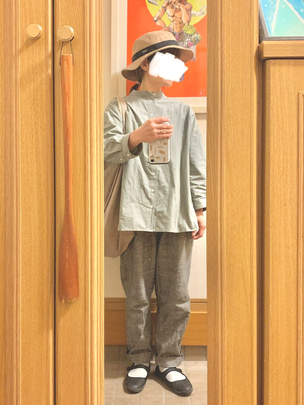 「昨日のコーデ、昨日の服、シンプルコーデ、出勤コーデ、くすみカラー、くすみグリーン、グレンチェック、ストラップシューズ」｜「ORCIVALの【ORCIVAL/オーシバル】Raffia Like PE HAT #RC-7146RLP（ハット、ベージュ系）」を使った、まっきさん（レディース・149cm）の春コーディネートの2枚目の写真