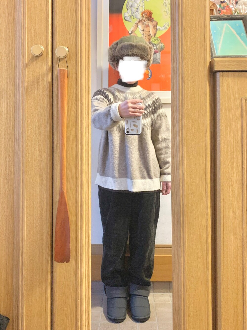 「今日のコーデ、今日の服、フライトキャップ、タートルネック、ニット、コーデュロイパンツ、モッズコート、雪の日」｜「UNIQLOのアイテム（ニット/セーター、ブラウン系）」を使った、まっきさん（レディース・149cm）の冬コーディネートの2枚目の写真