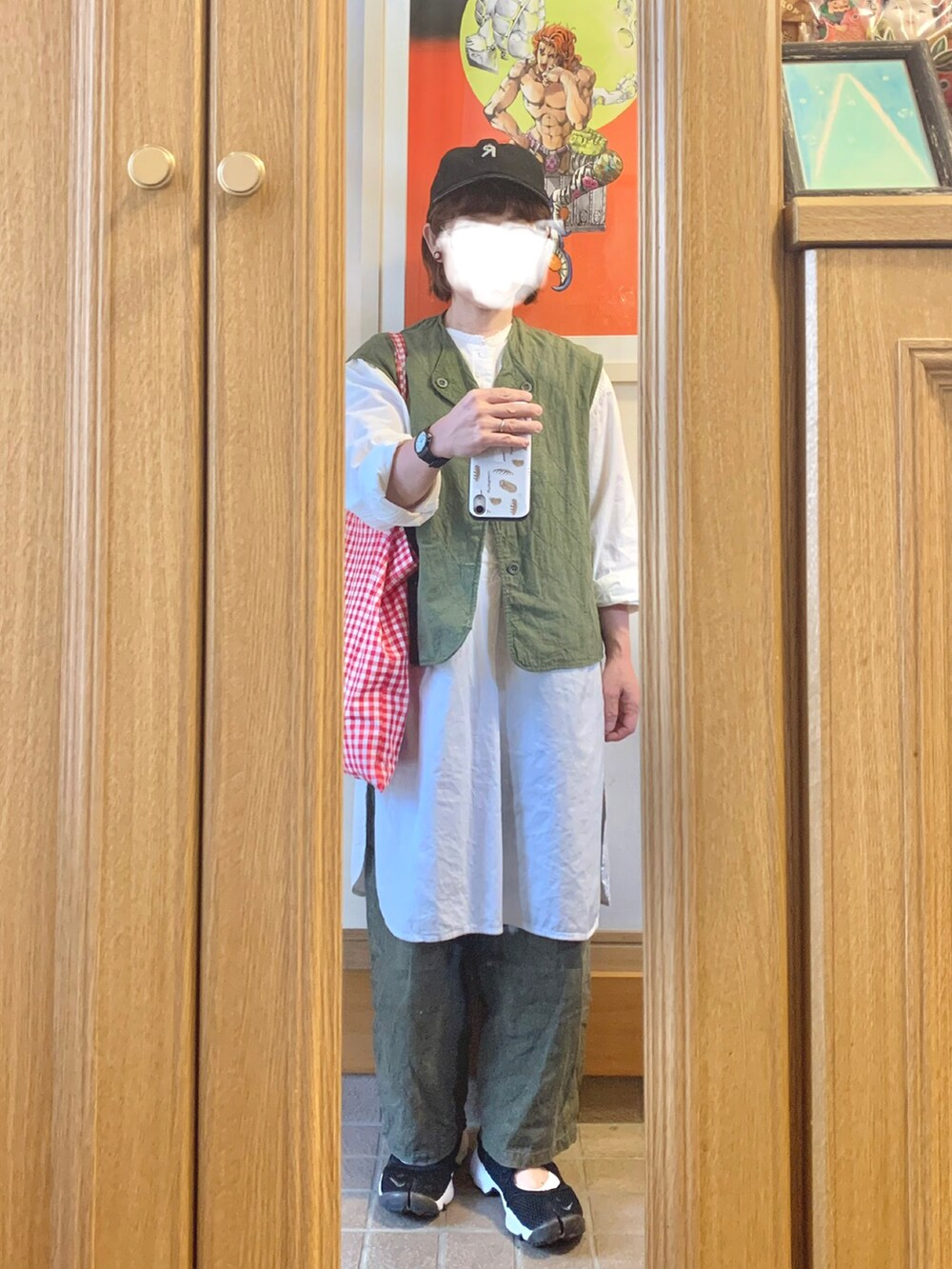 「今日のコーデ、今日の服、古着、リメイク古着、キャップ、ベスト、作家メイド、作家メイド服、エアリフト」｜「古着のアイテム（ベスト、グリーン系）」を使った、まっきさん（レディース・149cm）の秋コーディネートの2枚目の写真