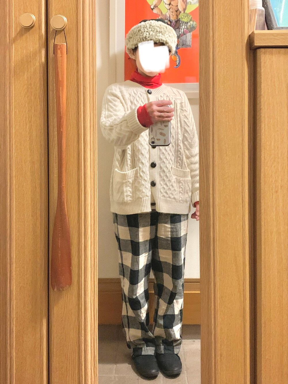 「今日のコーデ、今日の服、ヒートテックフリースタートルネックT、カーディガン、ギンガムチェック」｜「sm2rhythmの柄編みニットカーディガン（カーディガン/ボレロ、ホワイト系）」を使った、まっきさん（レディース・149cm）の冬コーディネートの3枚目の写真