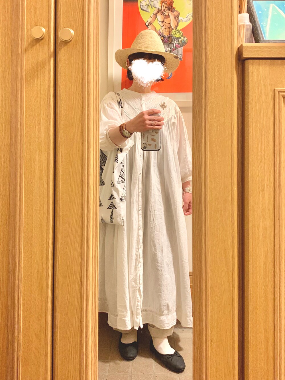「今日のコーデ、今日の服、帽子、シンプルコーデ、休日コーデ、ホワイトコーデ、中古靴」｜「ORCIVALの【ORCIVAL/オーシバル】Raffia Like PE HAT #RC-7146RLP（ハット、ベージュ系）」を使った、まっきさん（レディース・149cm）の春コーディネートの4枚目の写真