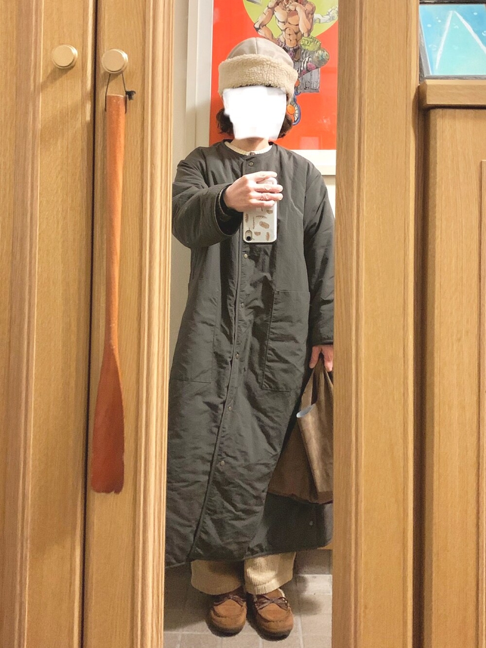 「今日のコーデ、今日の服、ロングコート、プチプラ、コーデュロイパンツ、茶系コーデ」｜「シーズンリーズンのアイテム（カーディガン/ボレロ、ベージュ系）」を使った、まっきさん（レディース・149cm）の冬コーディネートの3枚目の写真