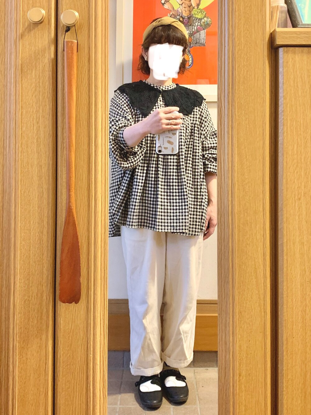 「今日のコーデ、今日の服、つけ襟、ギンガムチェック、カーディガン、イロチ買い」｜「studio CLIPのアイテム（パンツ、ホワイト系）」を使った、まっきさん（レディース・149cm）の秋コーディネートの4枚目の写真