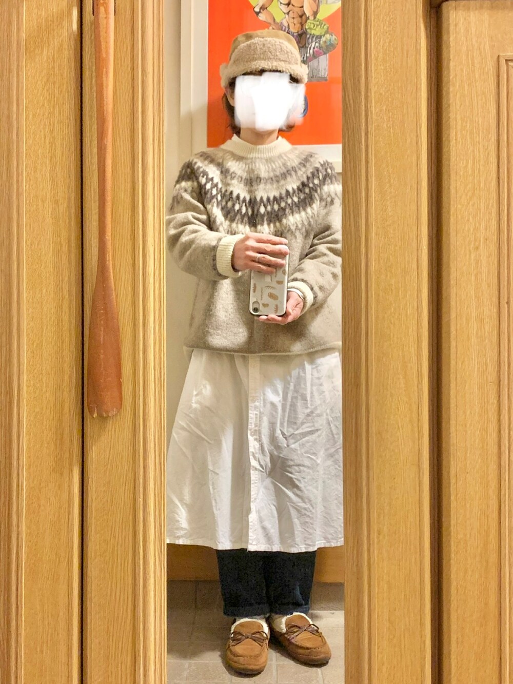 「昨日のコーデ、冬コーデ、ニット、シャツワンピ、モッズコート、モカシン、古着」｜「シーズンリーズンのアイテム（ニット/セーター、ベージュ系）」を使った、まっきさん（レディース・149cm）の冬コーディネートの2枚目の写真
