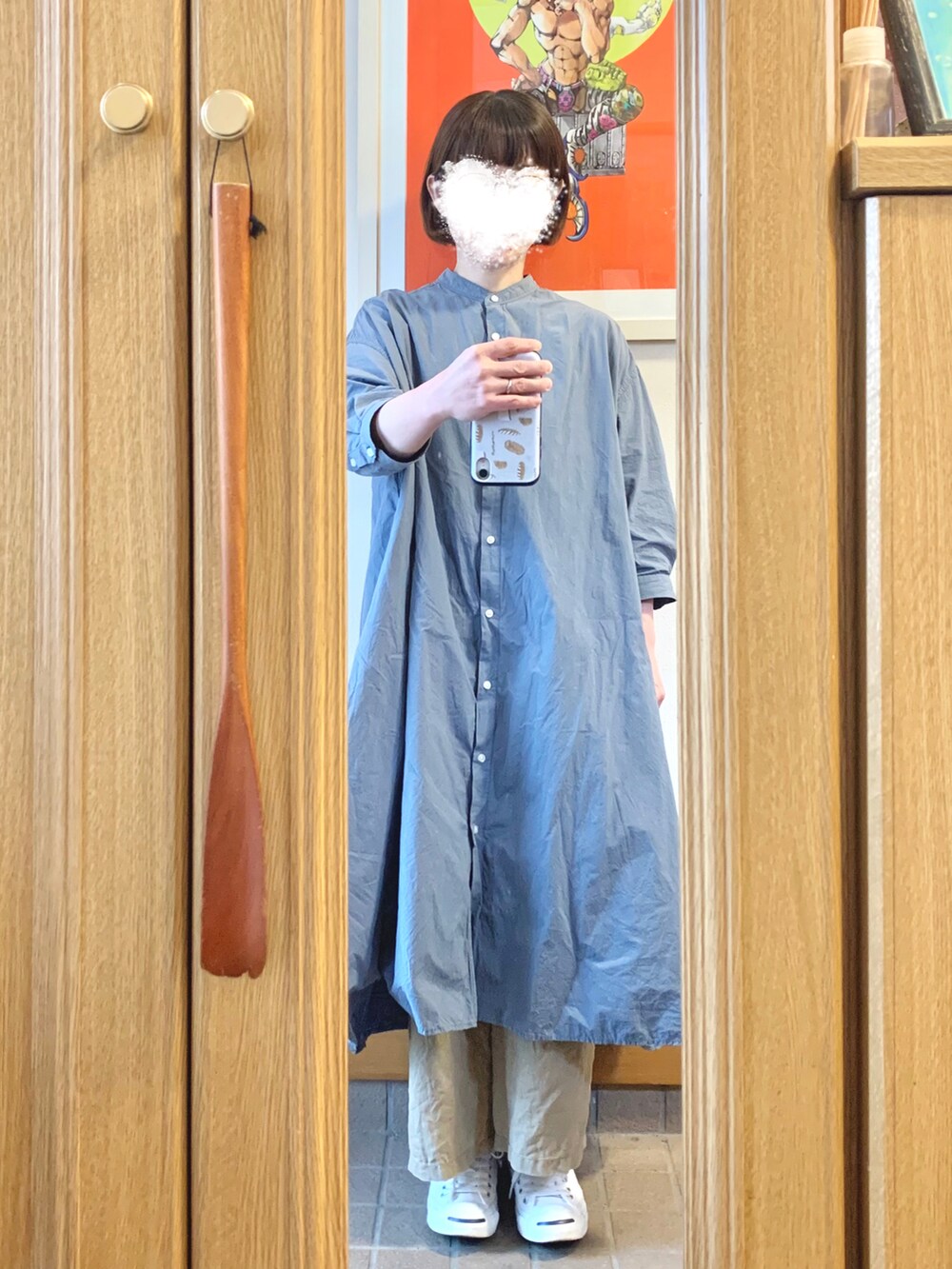 「今日のコーデ、今日の服、シンプルコーデ、くすみカラー、くすみブルー、ジャックパーセル」｜「HEART MARKETのアイテム（シャツワンピース、ブルー系）」を使った、まっきさん（レディース・149cm）の春コーディネートの3枚目の写真