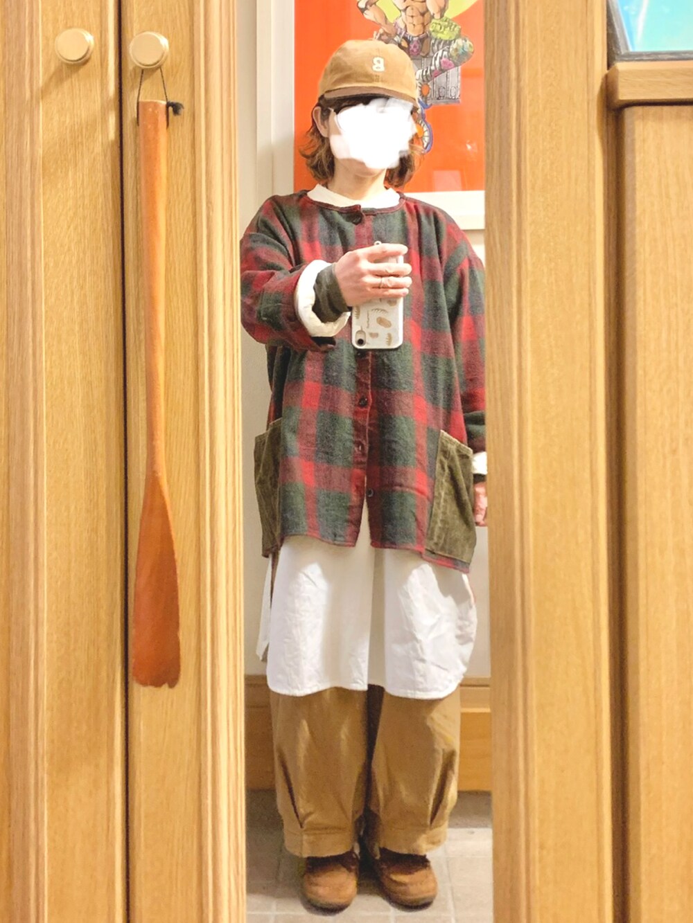 「今日のコーデ、今日の服、リメイク古着、古着、ゆるコーデ、キャップ」｜「マルシェ購入品のアイテム（キャップ、ブラウン系）」を使った、まっきさん（レディース・149cm）の冬コーディネートの2枚目の写真