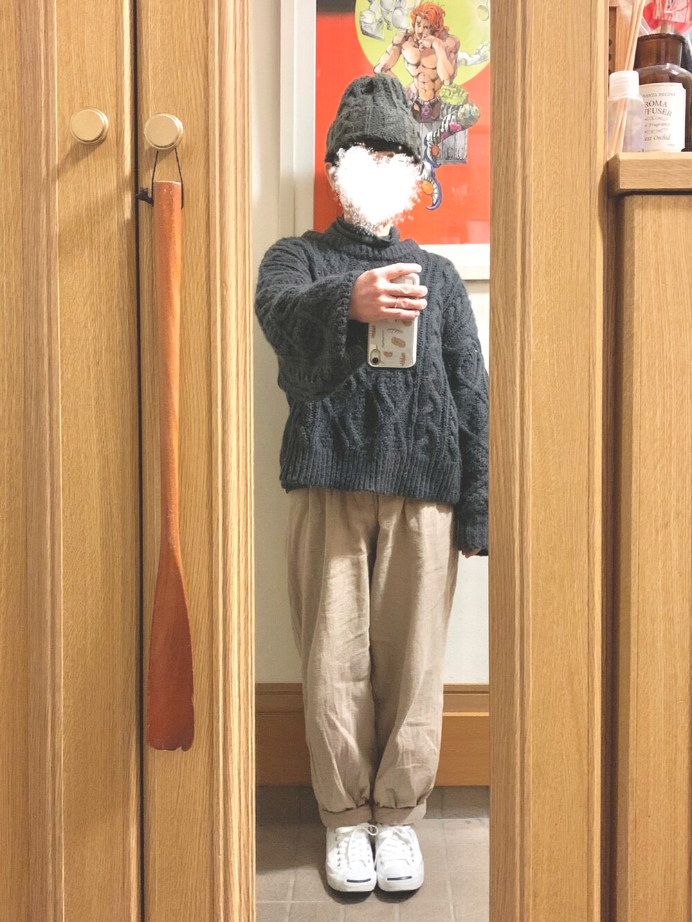 「今日の服、今日のコーデ、ニット帽、ニット、ヒートテックフリースタートルネックＴシャツ、モッズコート、ジャックパーセル、バルーンパンツ」｜「Samansa Mos2のノーカラー3wayモッズコート（モッズコート、グリーン系）」を使った、まっきさん（レディース・149cm）の冬コーディネートの3枚目の写真