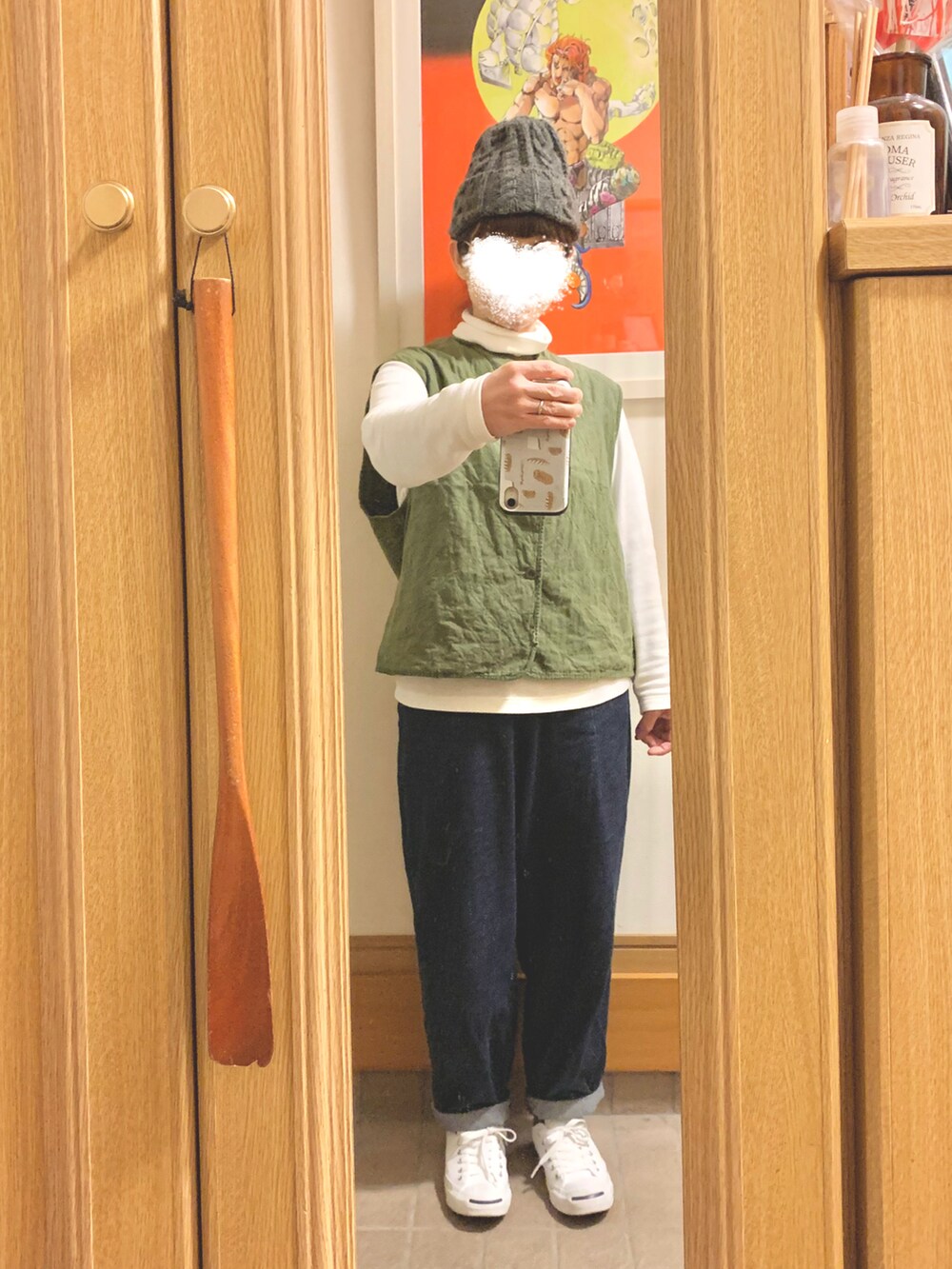 「今日のコーデ、今日の服、ヒートテックフリースタートルネックＴシャツ、古着、デニムバルーンアンクルパンツ、ジャックパーセル、モッズコート」｜「GUのアイテム（デニムパンツ、ブルー系）」を使った、まっきさん（レディース・149cm）の冬コーディネートの2枚目の写真