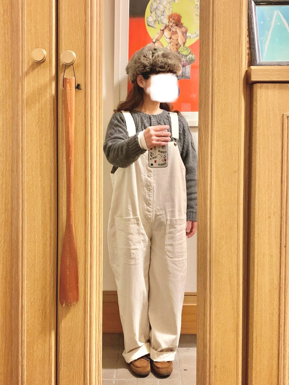 「昨日の服、昨日のコーデ、オーバーオール、ニットカーディガン、モッズコート、モカシン」｜「マルシェ購入品のアイテム（サロペット/オーバーオール、ホワイト系）」を使った、まっきさん（レディース・150cm）の冬コーディネートの2枚目の写真