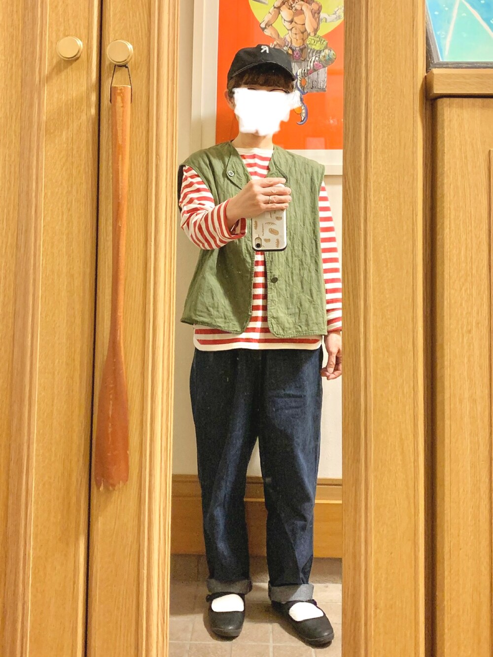 「昨日のコーデ、昨日の服、キャップ、ボーダー、デニム」｜「古着のアイテム（ベスト、グリーン系）」を使った、まっきさん（レディース・149cm）の春コーディネートの3枚目の写真