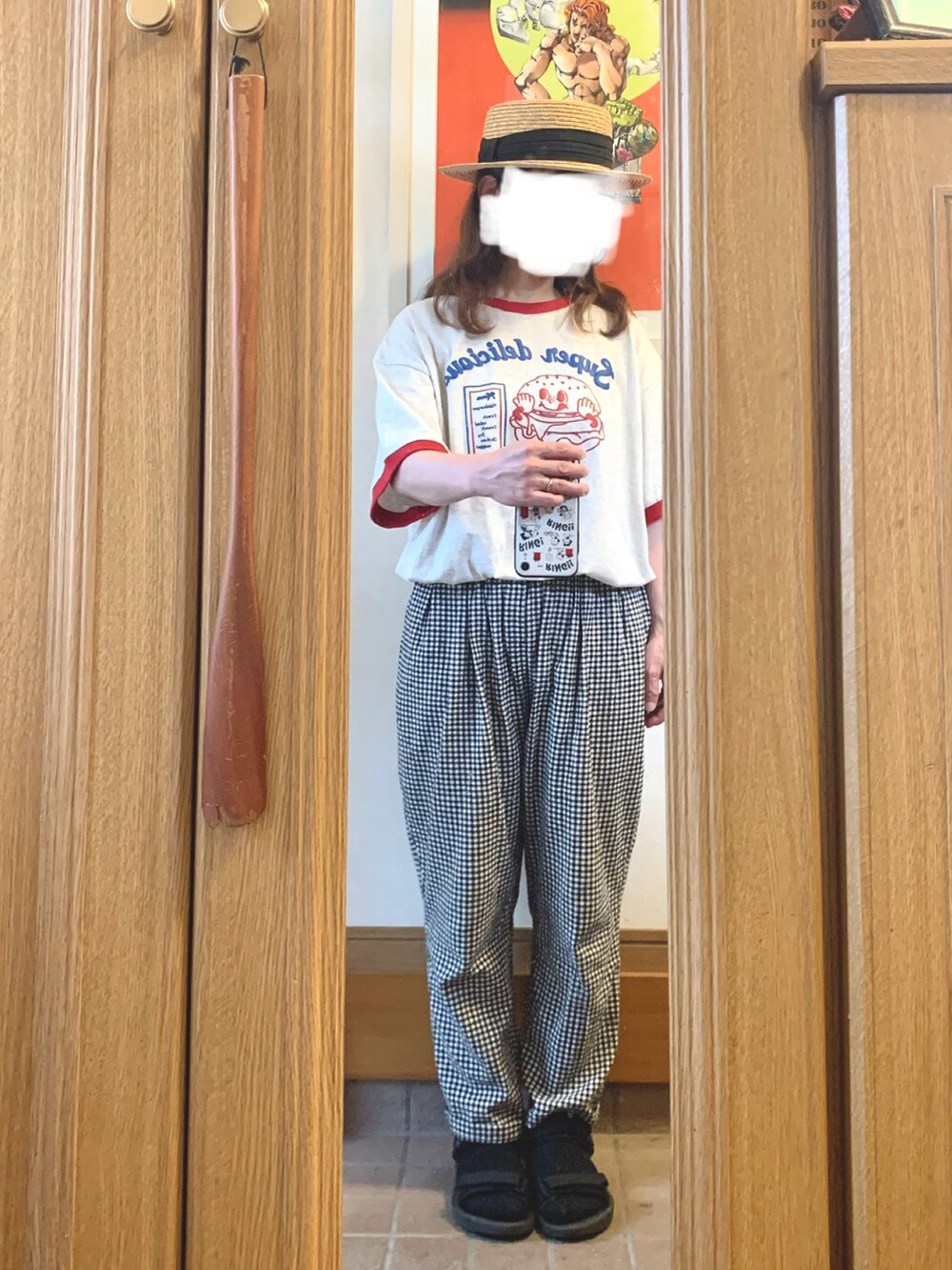 「昨日のコーデ、昨日の服、麦わら帽子、ギンガムチェック、スポサン」｜「しまむらのアイテム（Tシャツ/カットソー、レッド系）」を使った、まっきさん（レディース・150cm）の夏コーディネートの2枚目の写真