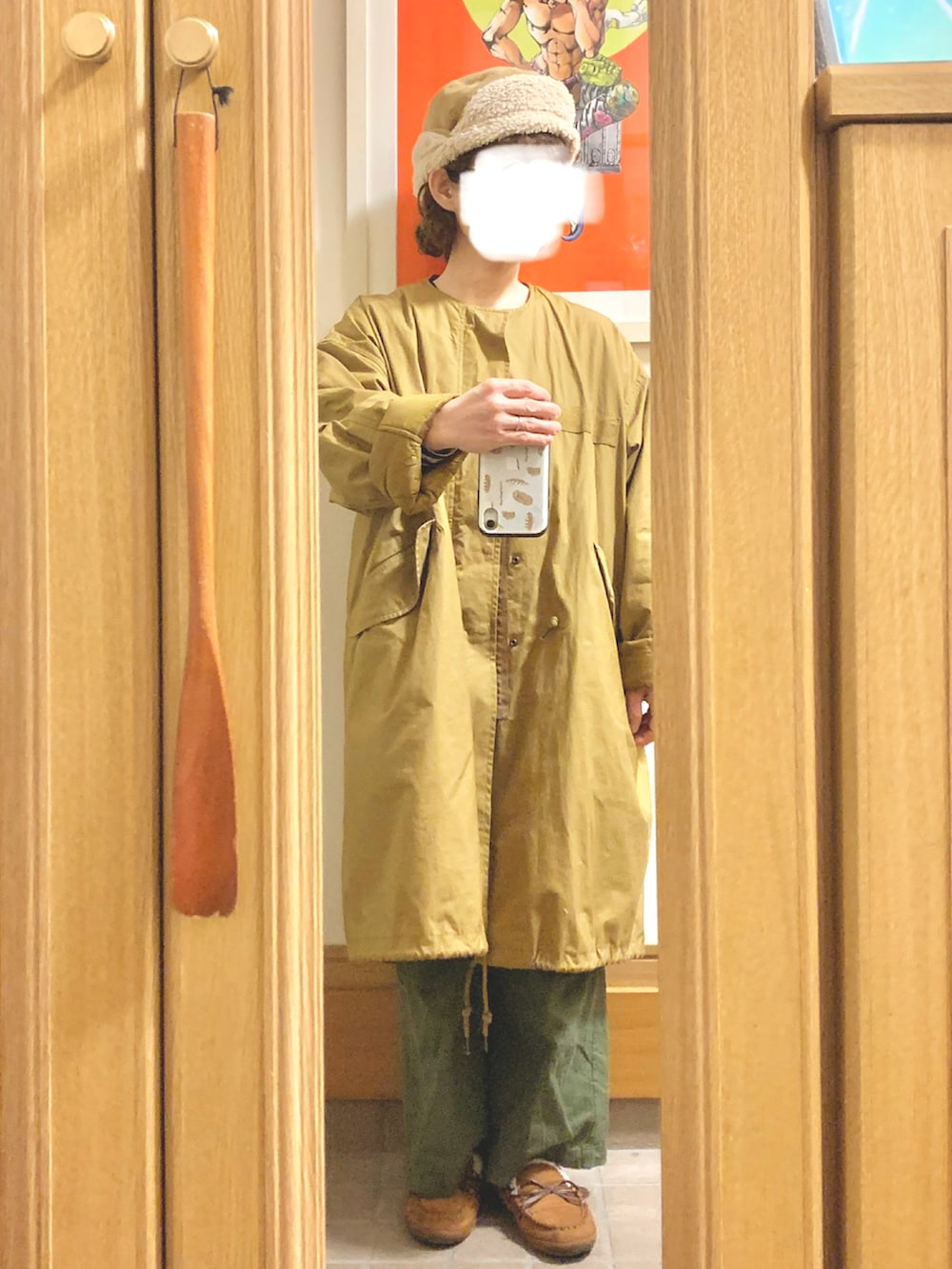 「昨日のコーデ、昨日の服、ベスト、ボーダー、カーキ、モカシン、フリース、モッズコート、古着」｜「GREGORYのアイテム（ショルダーバッグ、ブラック系）」を使った、まっきさん（レディース・149cm）の秋コーディネートの2枚目の写真