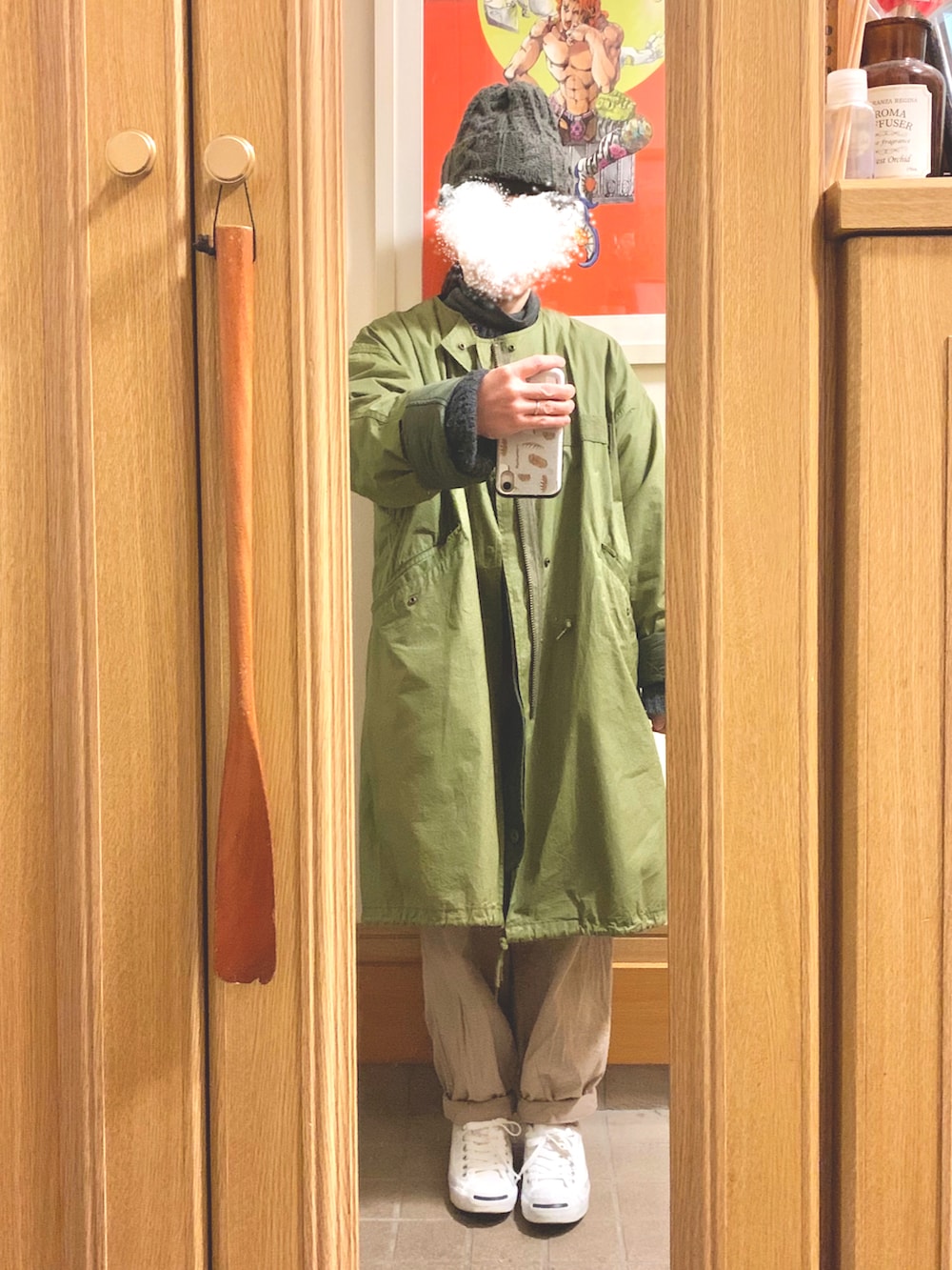 「今日の服、今日のコーデ、ニット帽、ニット、ヒートテックフリースタートルネックＴシャツ、モッズコート、ジャックパーセル、バルーンパンツ」｜「Samansa Mos2のノーカラー3wayモッズコート（モッズコート、グリーン系）」を使った、まっきさん（レディース・149cm）の冬コーディネートの2枚目の写真