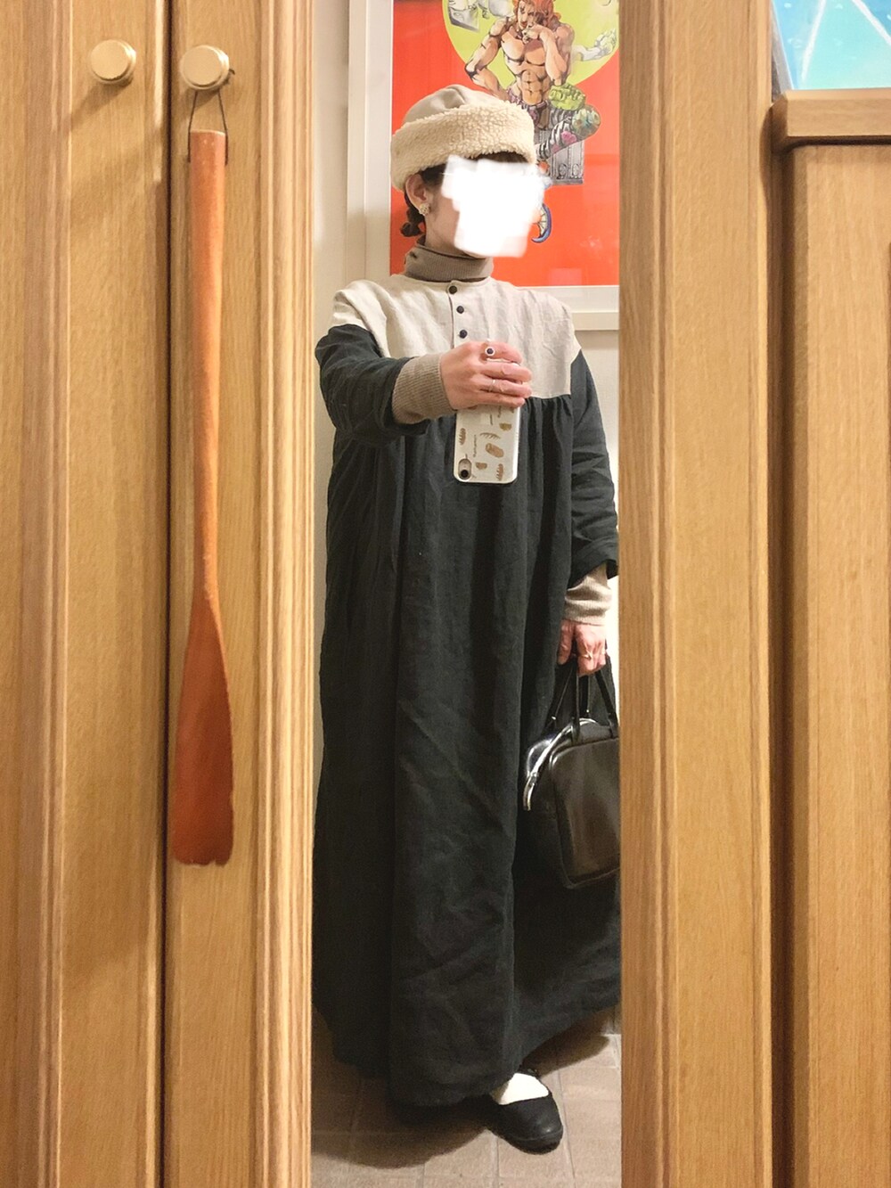 「今日のコーデ、今日の服、ワンピース、モノトーンコーデ、モッズコート、タートルネック」｜「作家メイドのアイテム（帽子、ベージュ系）」を使った、まっきさん（レディース・149cm）の冬コーディネートの3枚目の写真