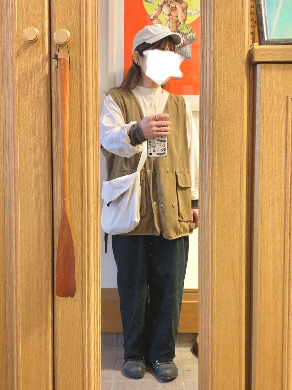「いつかのコーデ、作家メイド、古着」｜「作家メイドのアイテム（パンツ、ブラック系）」を使った、まっきさん（レディース・150cm）の春コーディネートの4枚目の写真