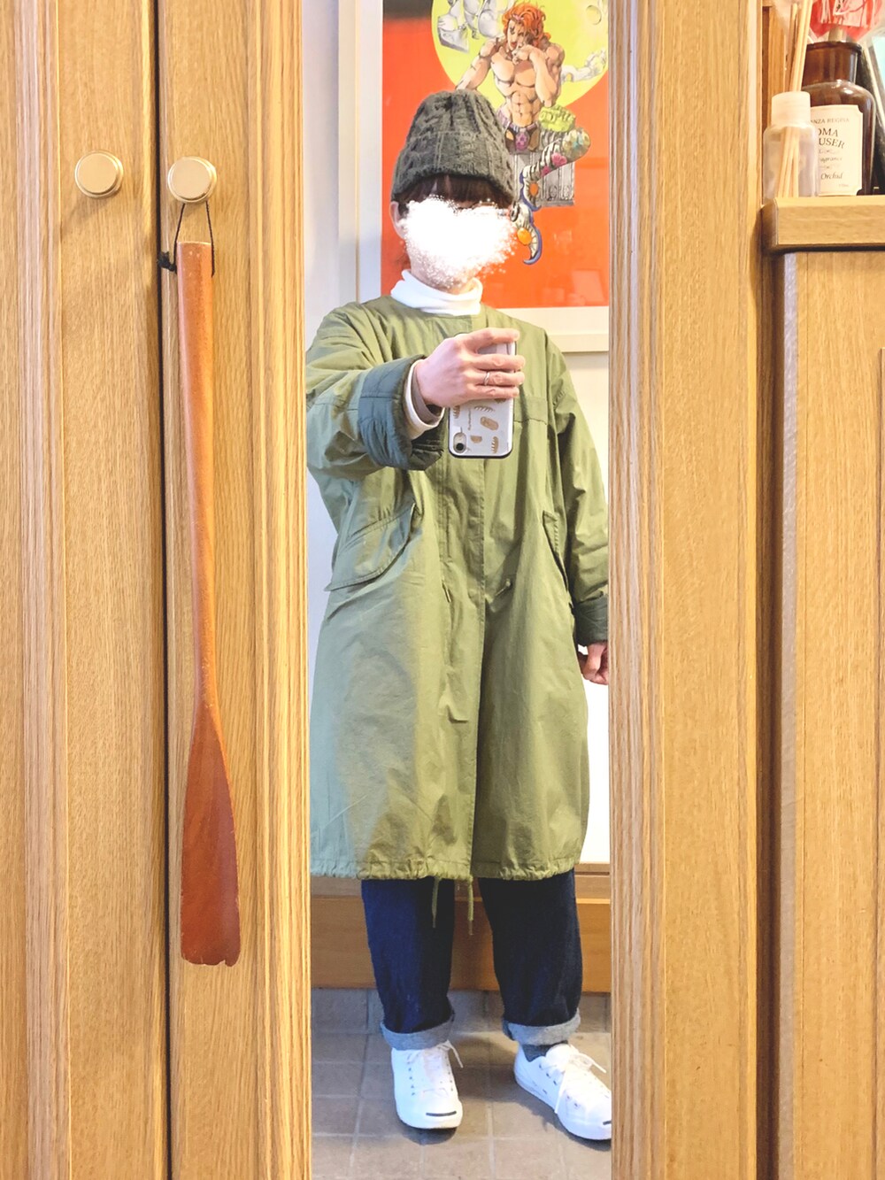 「今日のコーデ、今日の服、ヒートテックフリースタートルネックＴシャツ、古着、デニムバルーンアンクルパンツ、ジャックパーセル、モッズコート」｜「GUのアイテム（デニムパンツ、ブルー系）」を使った、まっきさん（レディース・149cm）の冬コーディネートの3枚目の写真
