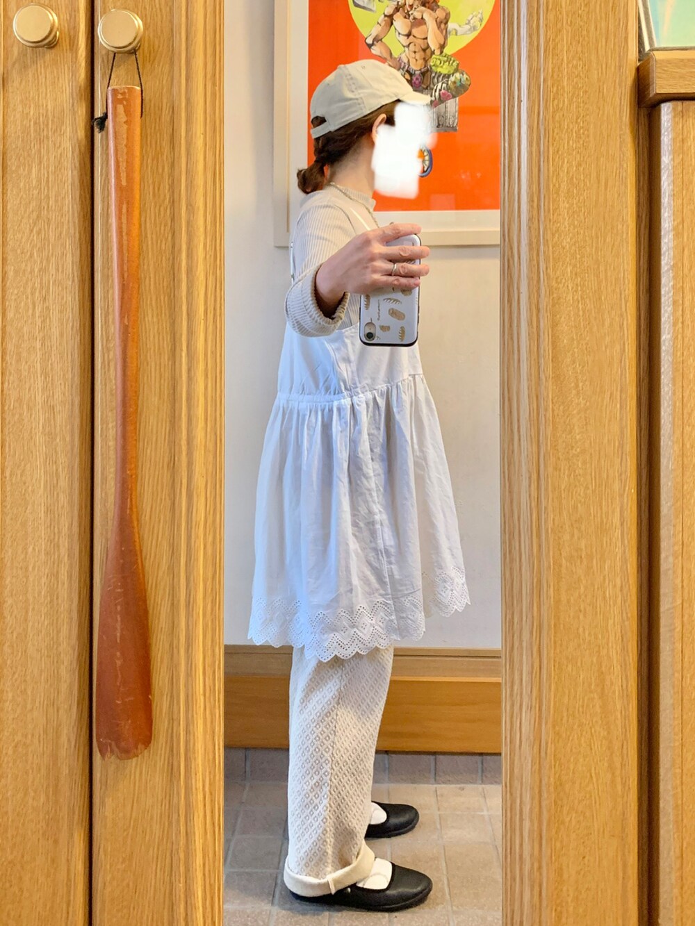 「昨日のコーデ、昨日の服、淡色コーデ、ワントーンコーデ」｜「NIKEのアイテム（スニーカー、ブラック系）」を使った、まっきさん（レディース・149cm）の春コーディネートの4枚目の写真