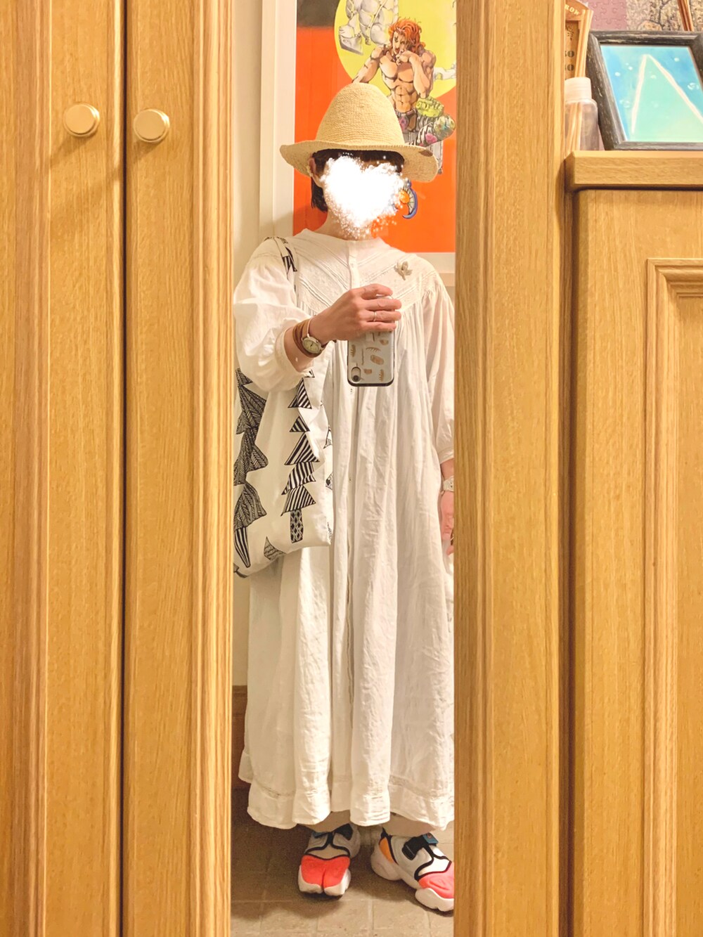 「今日のコーデ、今日の服、帽子、シンプルコーデ、休日コーデ、ホワイトコーデ、中古靴」｜「ORCIVALの【ORCIVAL/オーシバル】Raffia Like PE HAT #RC-7146RLP（ハット、ベージュ系）」を使った、まっきさん（レディース・149cm）の春コーディネートの3枚目の写真