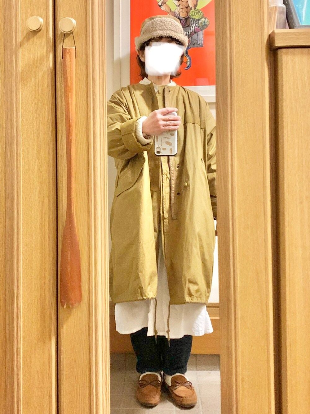 「昨日のコーデ、冬コーデ、ニット、シャツワンピ、モッズコート、モカシン、古着」｜「シーズンリーズンのアイテム（ニット/セーター、ベージュ系）」を使った、まっきさん（レディース・149cm）の冬コーディネートの4枚目の写真