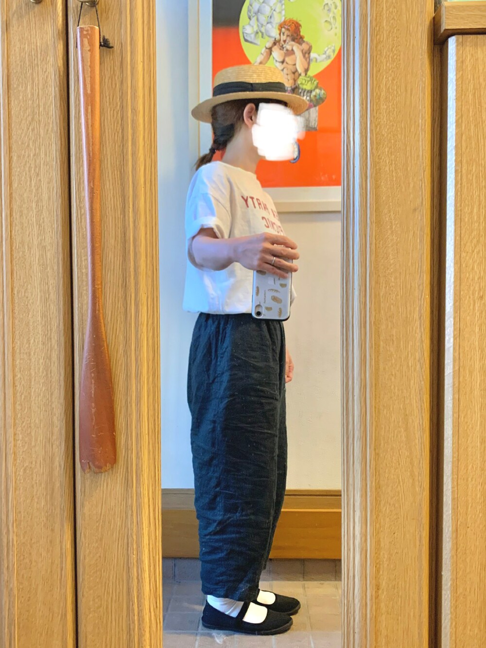 「昨日のコーデ、昨日の服、ロゴT、シンプルコーデ、麦わら帽子、作家メイド、リネンパンツ」｜「14+のアイテム（ハット、ブラック系）」を使った、まっきさん（レディース・150cm）の夏コーディネートの3枚目の写真