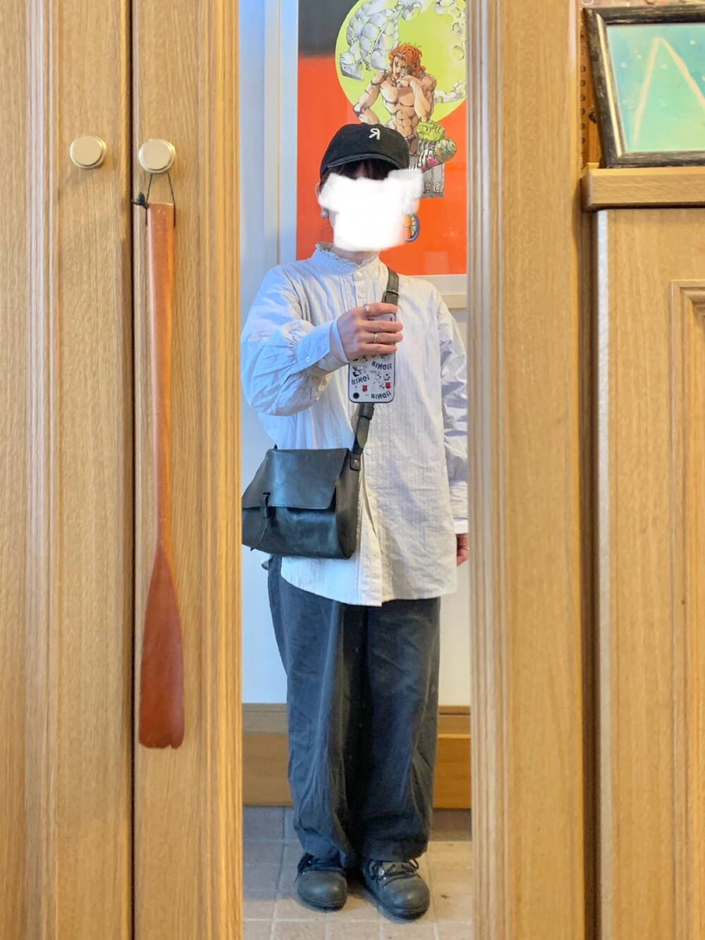 「昨日のコーデ、昨日の服、メンズライク、マニッシュ、古着」｜「coenのアイテム（シャツ/ブラウス、グレー系）」を使った、まっきさん（レディース・150cm）の春コーディネートの2枚目の写真
