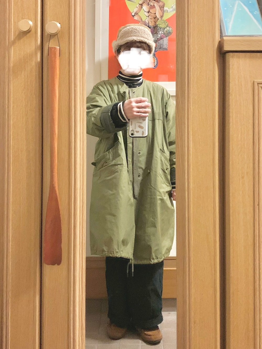 「昨日のコーデ、昨日の服、古着、モッズコート、モカシン」｜「リメイク古着のアイテム（スウェット、ブラック系）」を使った、まっきさん（レディース・149cm）の冬コーディネートの3枚目の写真