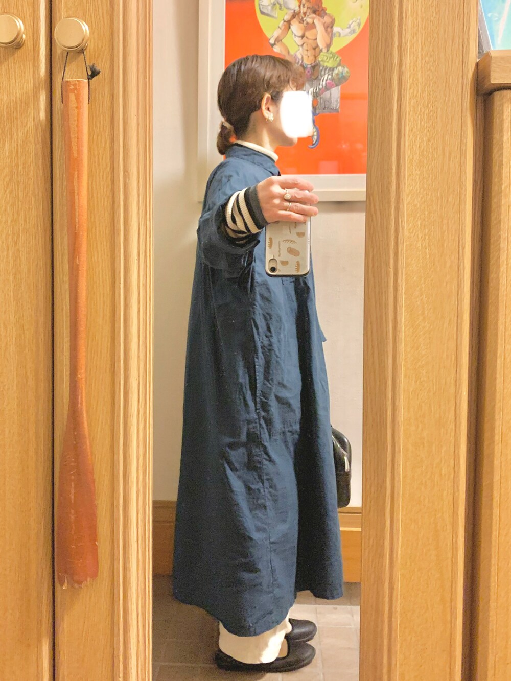 「今日のコーデ、今日の服、タートルネック、シャツワンピ、デニムコート」｜「studio la causeのアイテム（バッグ、ブラック系）」を使った、まっきさん（レディース・149cm）の冬コーディネートの4枚目の写真