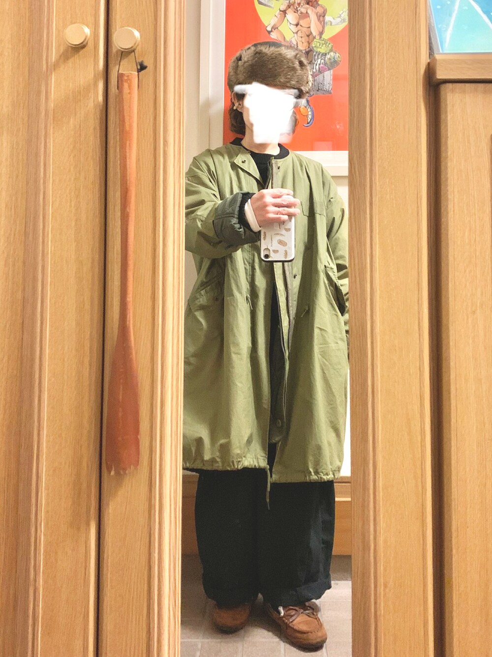 「昨日のコーデ、昨日の服、フライトキャップ、オイルドジャケット、古着、黒コーデ、メンズライク、メンズアイテム、モカシン、モッズコート」｜「GUのアイテム（ニット/セーター、ブラック系）」を使った、まっきさん（レディース・149cm）の冬コーディネートの4枚目の写真