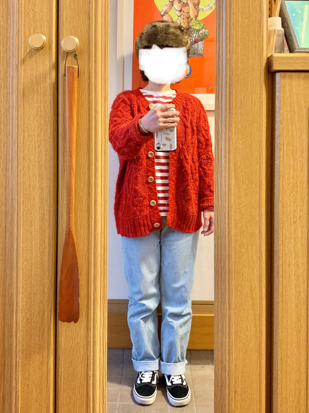 「今日のコーデ、今日の服、赤、ボーダー、薄色デニム、ジャックパーセル」｜「sm2rhythmの柄編みクルーネックカーディガン（カーディガン/ボレロ、レッド系）」を使った、まっきさん（レディース・149cm）の秋コーディネートの4枚目の写真