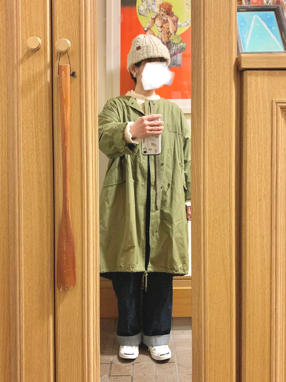 「昨日のコーデ、昨日の服、ニット帽、ニット、オーバーオール、モッズコート、ライナー」｜「Samansa Mos2の前あきサロペット（サロペット/オーバーオール、ブルー系）」を使った、まっきさん（レディース・149cm）の春コーディネートの2枚目の写真
