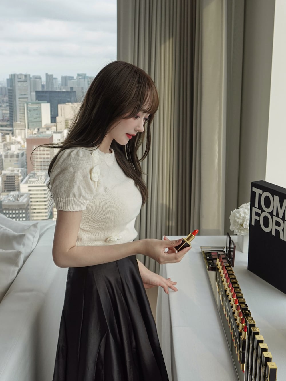 「アツいコーデ全部見せ、お出かけコーデ、秋服準備はじめました、休日スタイル、夏コーデ、スカートスタイル、モノトーン、ブラック、キレイめ、デートコーデ、骨格ストレート」｜「DEMELLIER LONDONの【DeMellier／デメリエー】Midi New York（トートバッグ、ブラック系）」を使った、白濱楓雅 ( ふぅ )🍨さん（骨格ストレート・レディース・158cm）の夏コーディネートの2枚目の写真