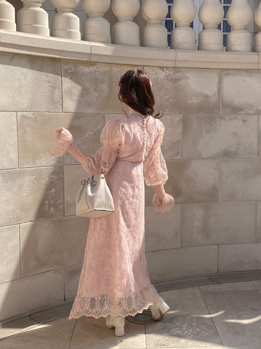 「オトナ女子、オケージョン、お呼ばれスタイル、ドレス、結婚式、結婚式二次会スタイル、ピンクコーデ、夏コーデ、ガーリー、ワンピーススタイル、お洒落さんとつながりたい、淡色コーデ、淡色女子、淡色女子と繋がりたい、ピンク」｜「FRAY I.Dのリボンバッグ（ハンドバッグ、ベージュ系）」を使った、白濱楓雅 ( ふぅ )🍨さん（骨格ストレート・レディース・158cm）の春コーディネートの5枚目の写真