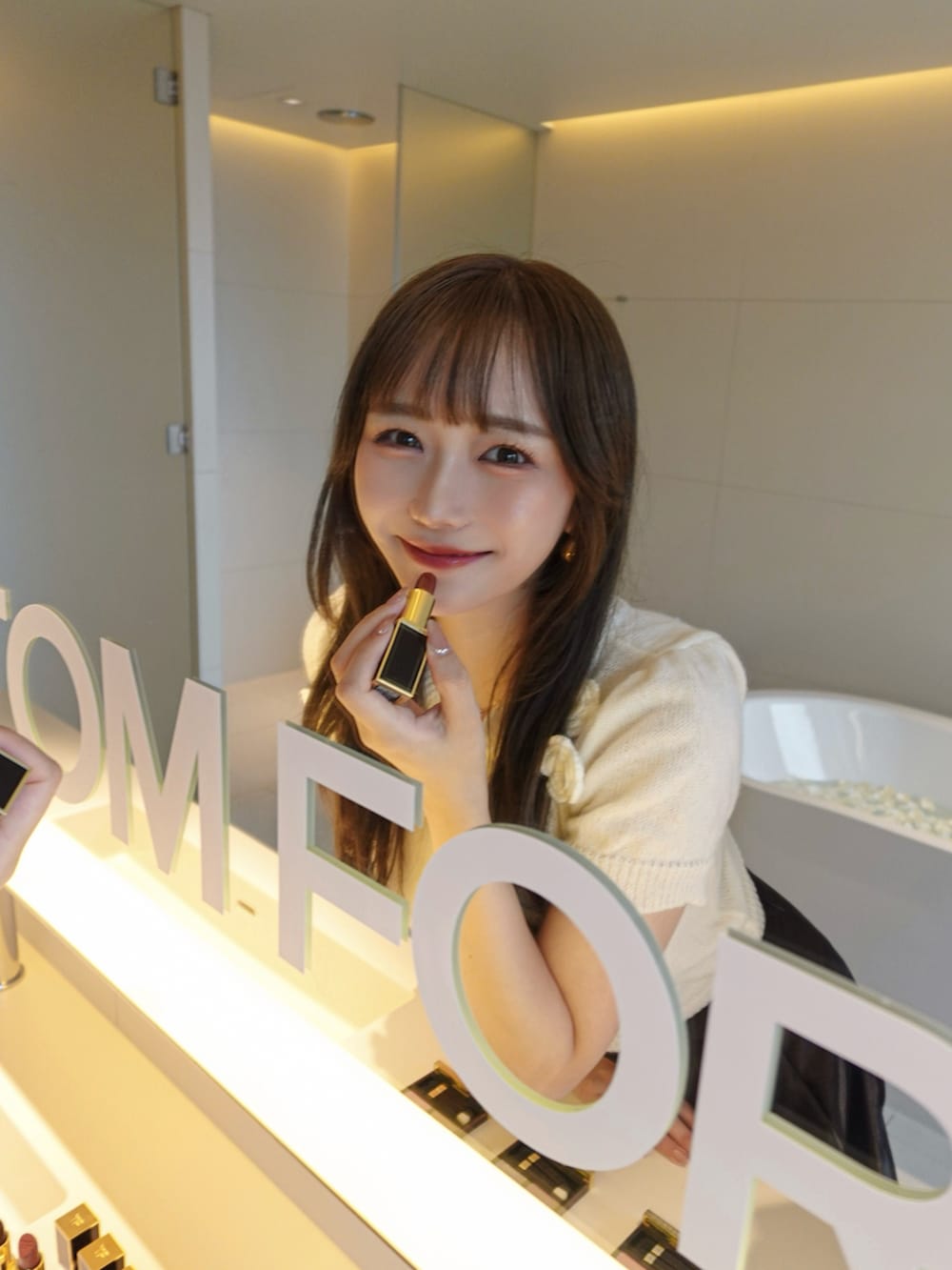 「アツいコーデ全部見せ、お出かけコーデ、秋服準備はじめました、休日スタイル、夏コーデ、スカートスタイル、モノトーン、ブラック、キレイめ、デートコーデ、骨格ストレート」｜「DEMELLIER LONDONの【DeMellier／デメリエー】Midi New York（トートバッグ、ブラック系）」を使った、白濱楓雅 ( ふぅ )🍨さん（骨格ストレート・レディース・158cm）の夏コーディネートの3枚目の写真