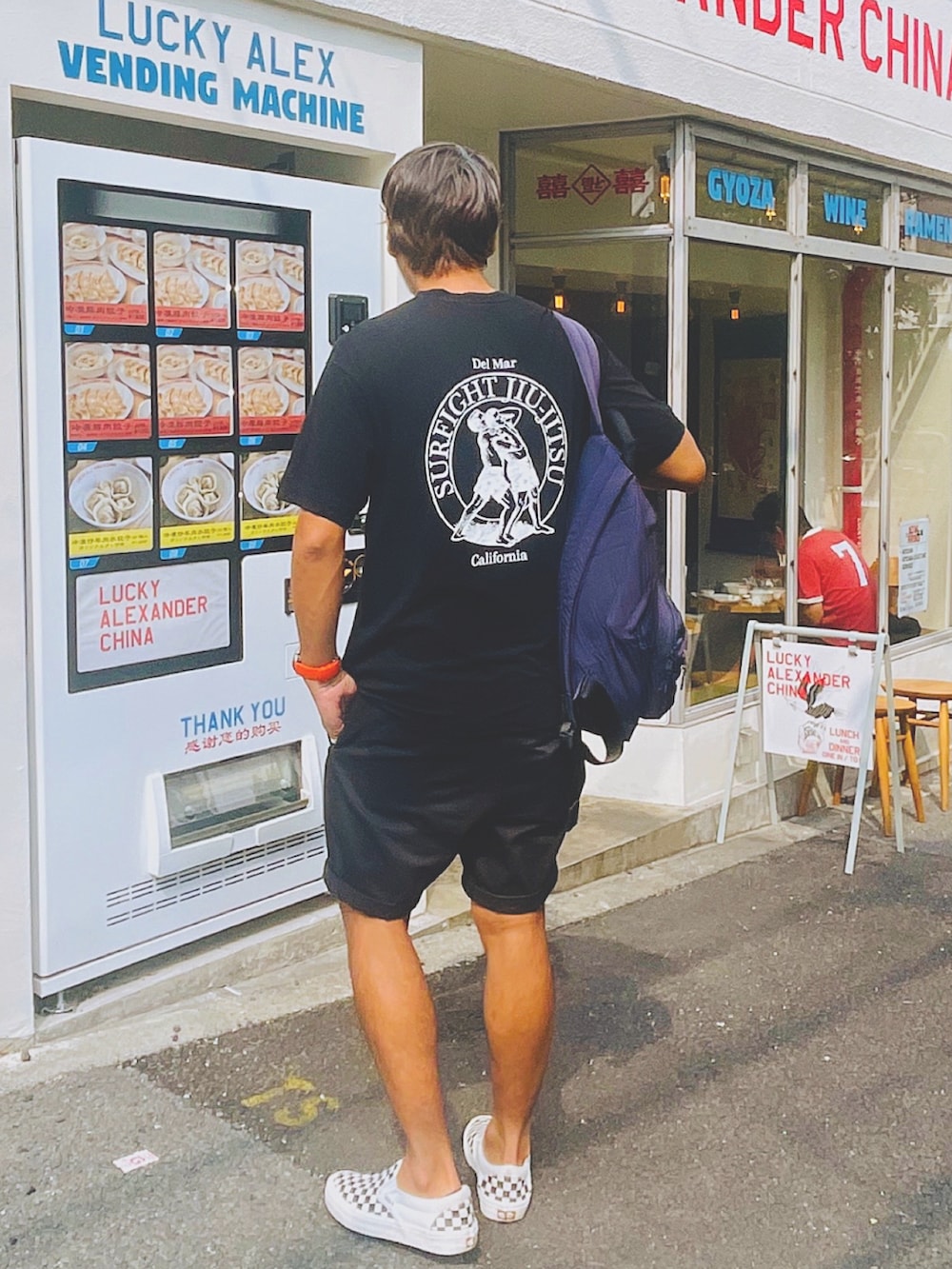 「Ron Herman、スリッポン、ブラックコーデ」｜「RonHerman VINTAGEのアイテム（Tシャツ/カットソー、ブラック系）」を使った、YosaKuginoさん（メンズ・176cm）の秋コーディネートの2枚目の写真