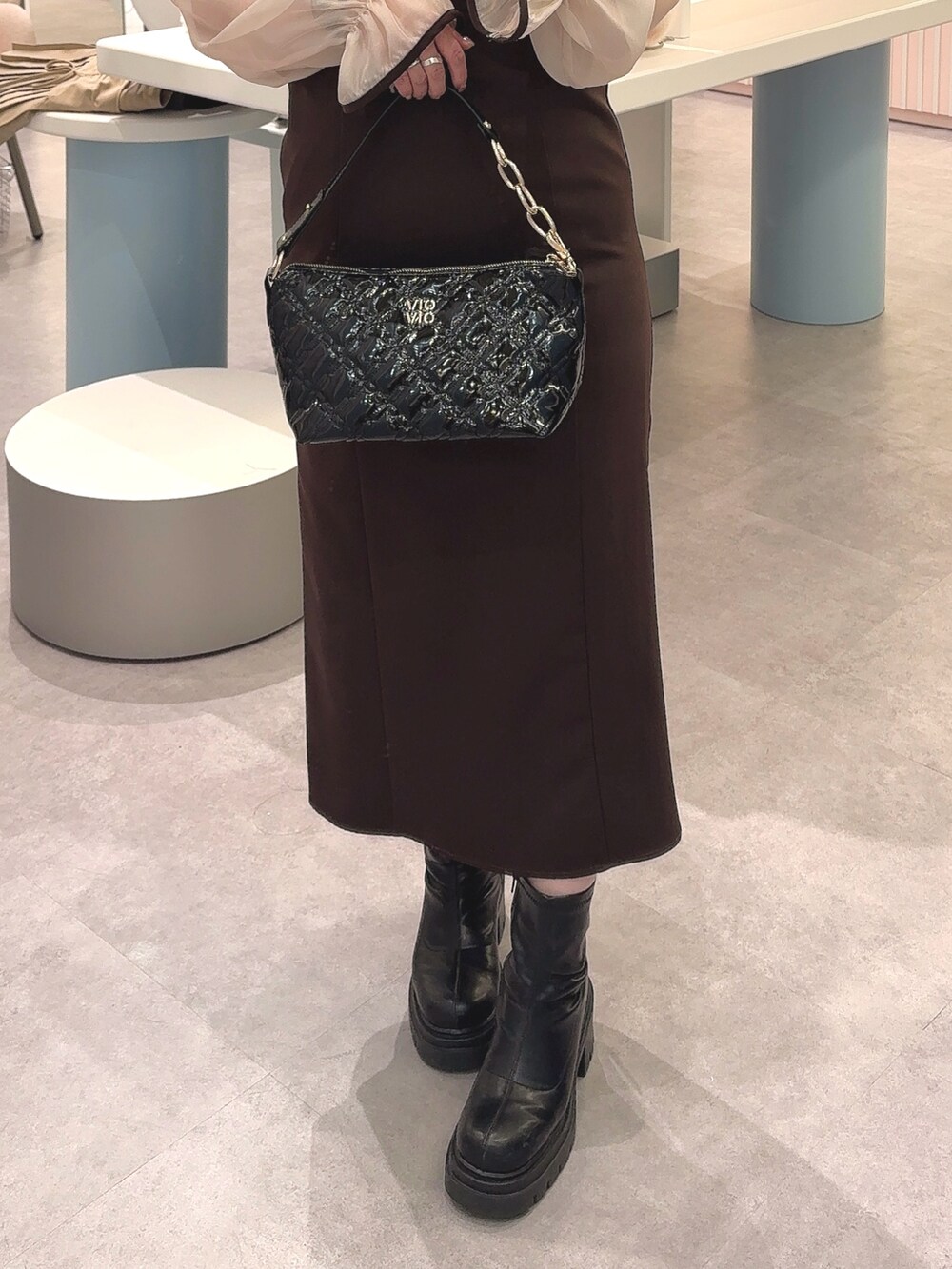 「OLIVE des OLIVE、オリーブ デ オリーブ(OLIVE des OLIVE)、お呼ばれ、お呼ばれスタイル、結婚式二次会スタイル、結婚式 ワンピース、結婚式コーデ、結婚式、二次会、二次会コーデ、二次会ワンピース、謝恩会、同窓会、同窓会ドレス、低身長」｜「OLIVE des OLIVEの【手洗い可能/オケージョン対応】後ろリボンドッキングワンピース（ドレス、ブラウン系）」を使った、ol_izmm_さん（レディース・153cm）の冬コーディネートの3枚目の写真