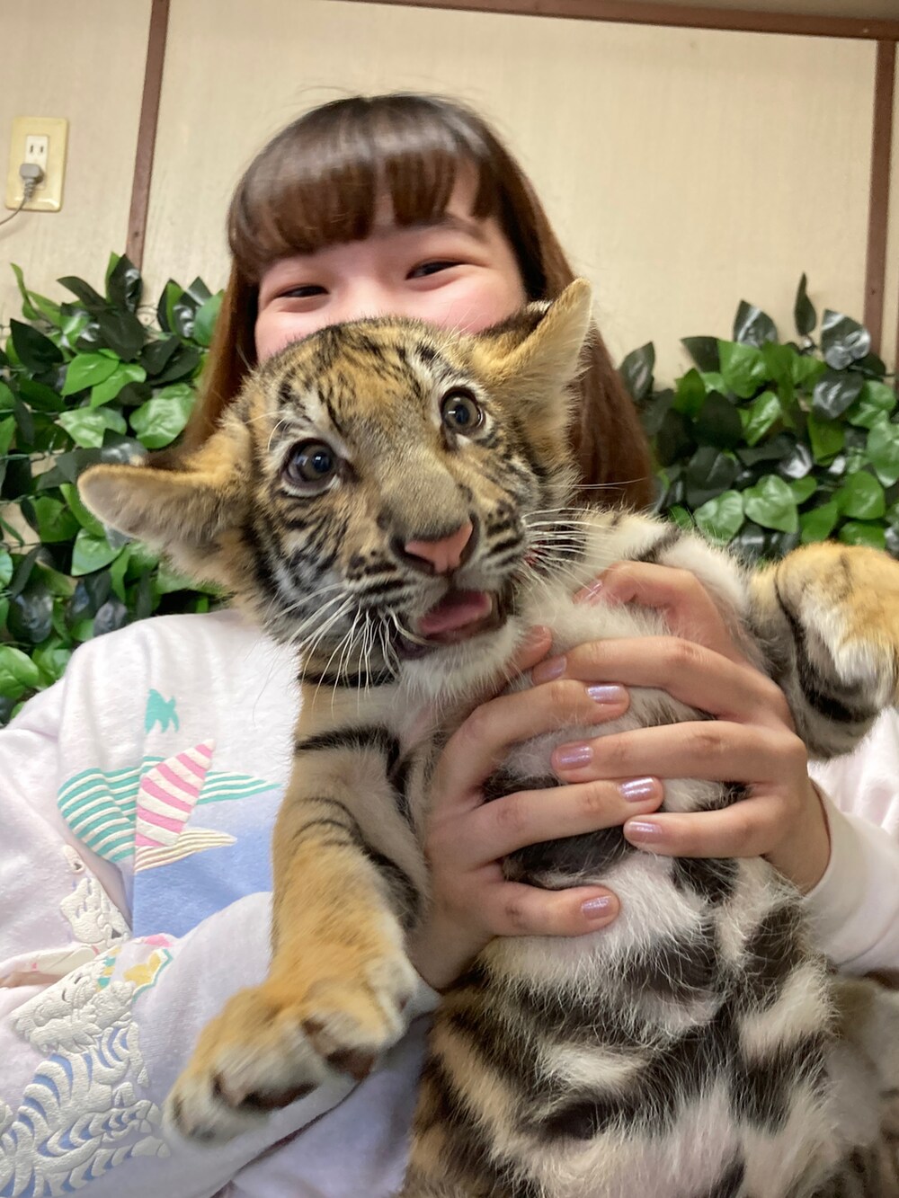 ホワイト系のバックパック/リュックを着用したレディースの冬コーディネートの2枚目の写真