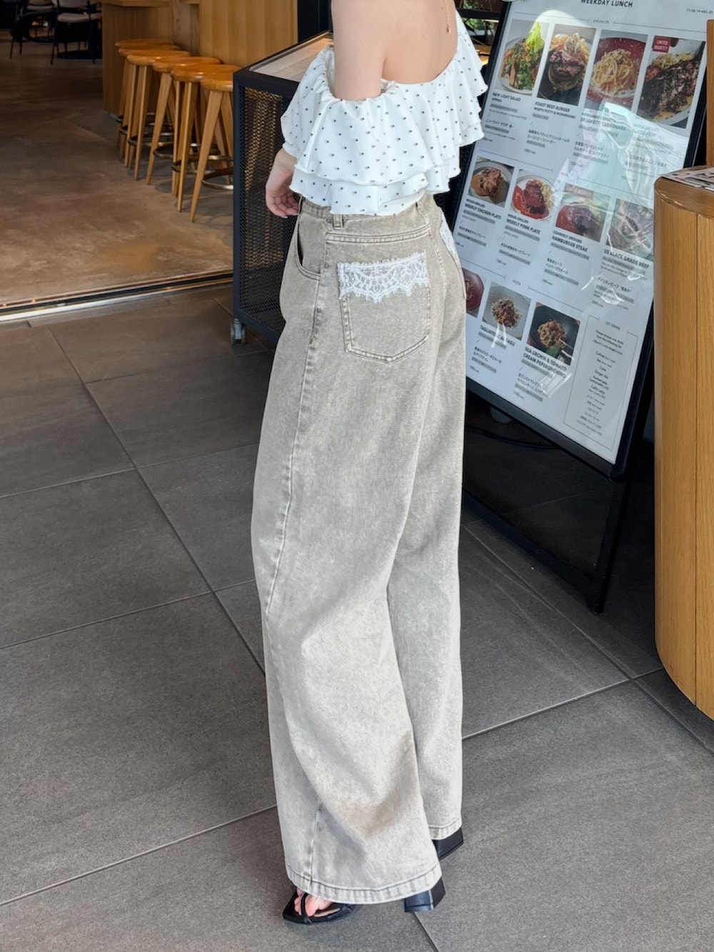 「デニム、デニムパンツ、ワイドデニム、ワイドデニムパンツ、ワイドデニムコーデ、水着、水着コーデ、レースデニム」｜「Chicoの【水着/トップス】ダブルフリルワンショルトップス（水着、ホワイト系）」を使った、mayoさん（骨格ウェーブ・レディース・153cm）の夏コーディネートの6枚目の写真