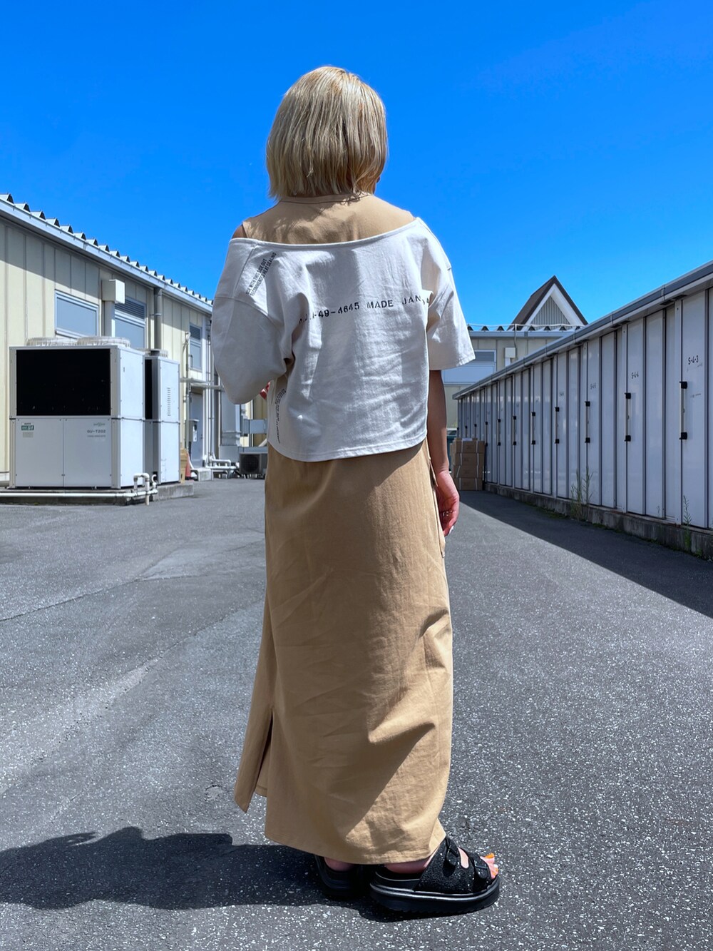 「AVIREX、きれいめカジュアル、ootd、夏コーデ、低身長、キャミワンピ、今日のコーデ、AVIREXBelle、AVIREX DEPOT、アビレックス(AVIREX)」｜「AVIREXの【直営店限定】2WAY SET CARGO ONEPIECE/ 2ウェイセットカーゴワンピース（ワンピース、ベージュ系）」を使った、Reinaさん（レディース・155cm）の夏コーディネートの2枚目の写真