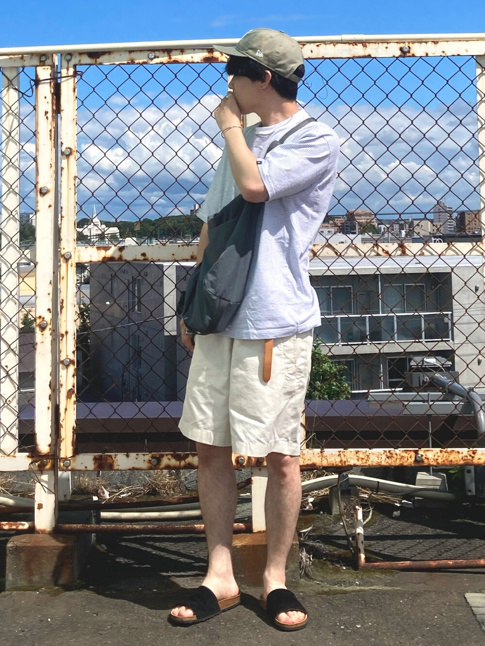 「夏コーデ、ビッグT、ビッグシルエット、ハーフパンツ、Tシャツ、ボーダー、ennoy、UNIQLO」｜「NEW ERAのNEW ERA × BEAMS / 別注 Gaba 9Fifty Retro Crown Cap（キャップ、グリーン系）」を使った、のりじさん（メンズ・172cm）の夏コーディネートの2枚目の写真