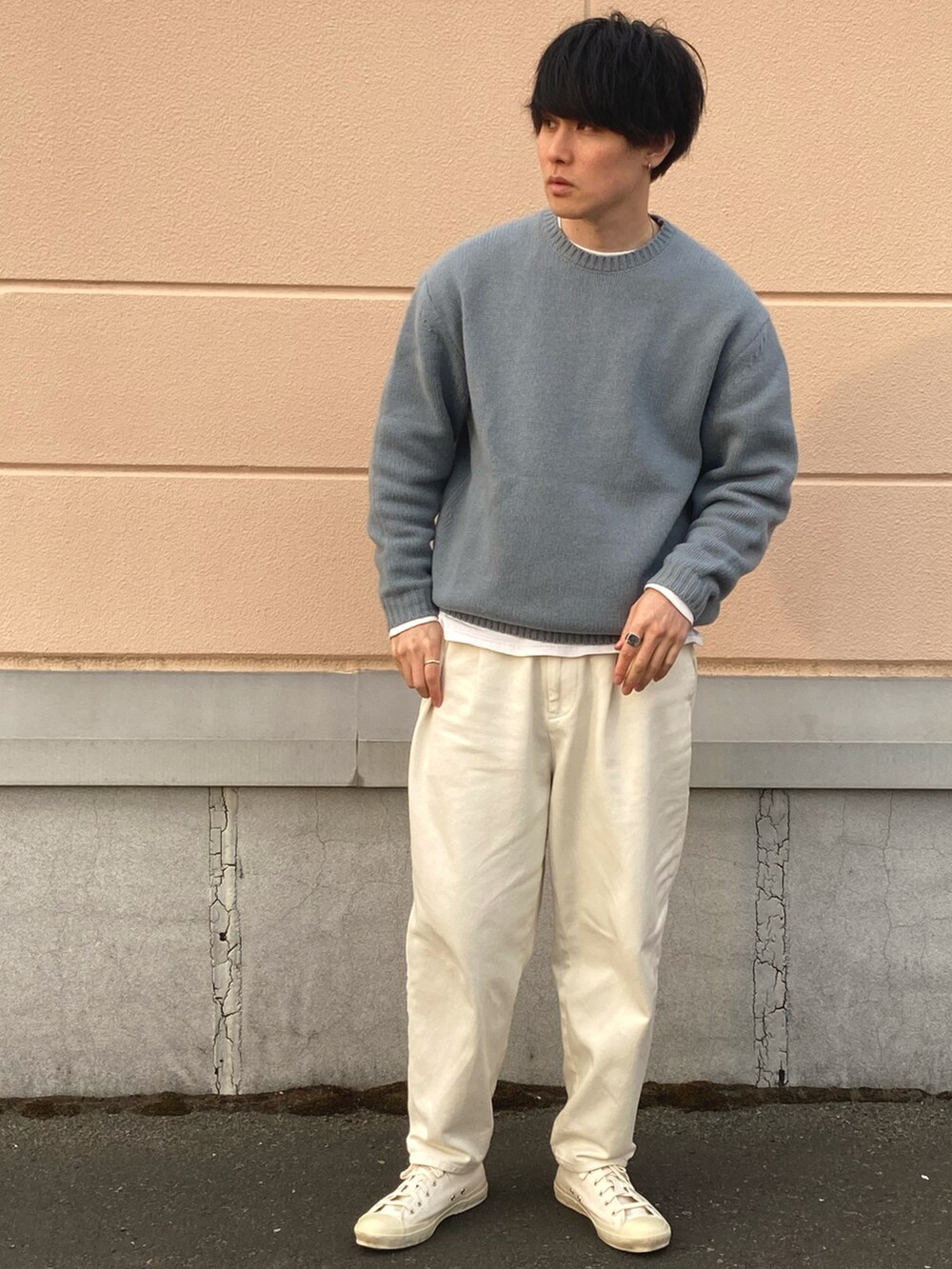 「ごきげんウィーク、白パンツ、春夏コーデ、シンプル、春、ビッグシルエット、大人コーデ、スニーカーコーデ、オトナカジュアル、ニット、キレイめ、シンプルスタイル、おしゃれさんと繋がりたい、ファッションの力を信じよう、ブルー」｜「Steven Alanの＜Steven Alan＞ HAMILTON CREW NECK KNIT-LOOSE/ニット（ニット/セーター、ブルー系）」を使った、のりじさん（メンズ・172cm）の春コーディネートの2枚目の写真