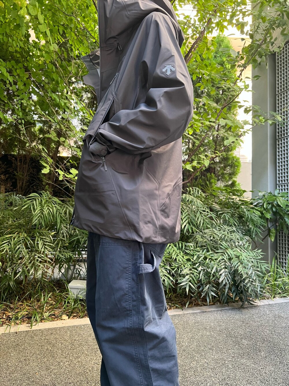 DESCENTE ALLTERRAINのマウンテンパーカーを使った人気ファッション