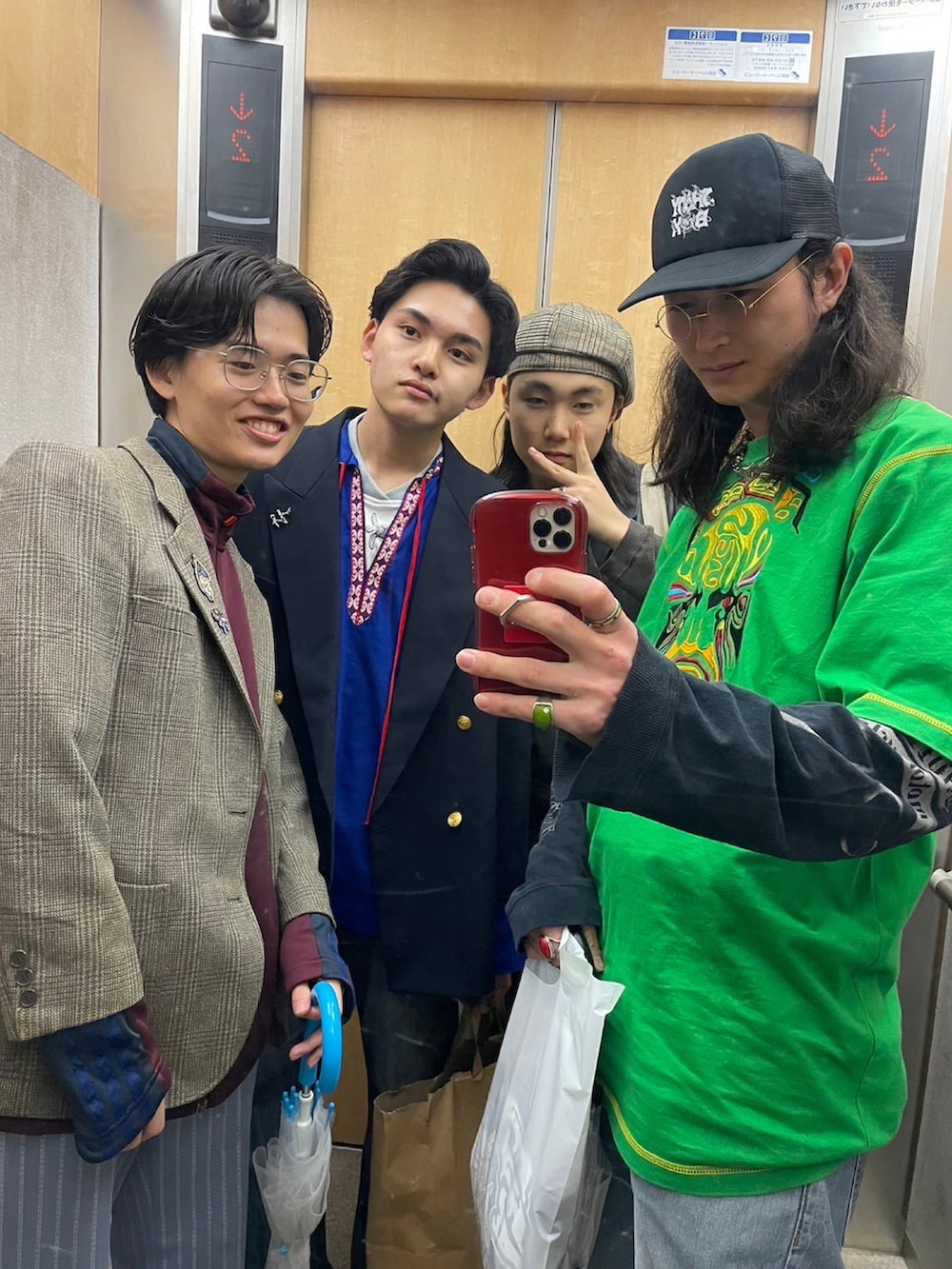 「high school dropoutのアイテム（その他、グリーン系）」を使った、おのさん（メンズ・165cm）の春コーディネートの2枚目の写真