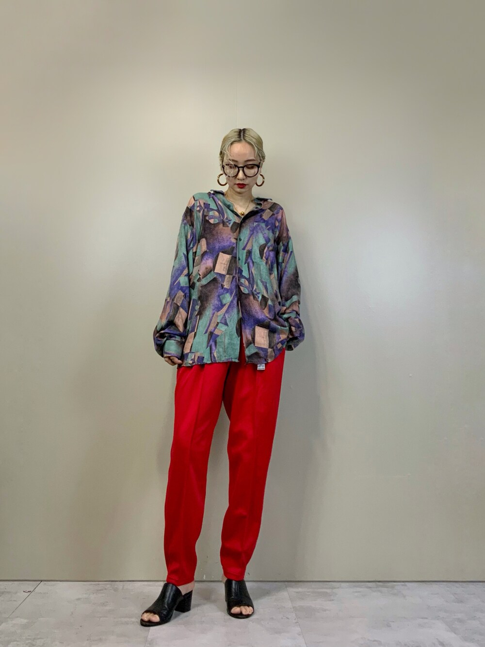 「ごきげんウィーク、カジュアル、柄シャツ、古着屋コレンテ、コレンテ、vintage、古着MIX、シャツスタイル」｜「COLLENTEのアイテム（シャツ/ブラウス、その他）」を使った、COLLENTE(yuco)さん（レディース・169cm）の春コーディネートの4枚目の写真
