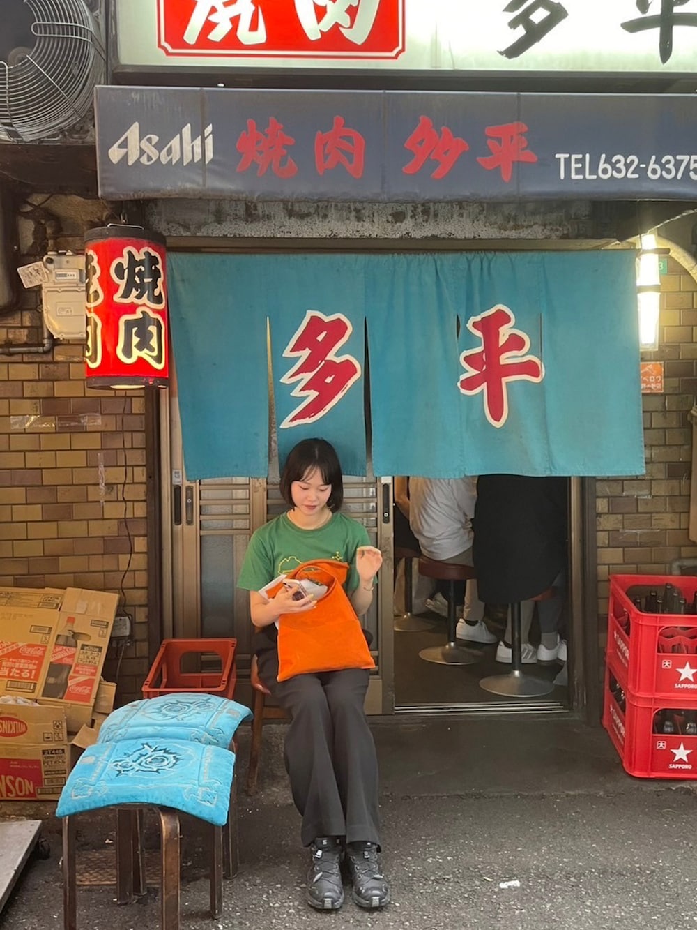 「休日スタイル、韓国ファッション、スポーツミックス、ootd、Tシャツ、古着MIX、古着、スニーカー、メンズライク」｜「SALOMONのSALOMON/サロモン XA PRO 3D V9 GTX W エックス エー プロ ブイ ナイン ゴアテックス レディース 防水 アウトドア L47270800（スニーカー、ブラック系）」を使った、優さん（レディース・160cm）の夏コーディネートの2枚目の写真