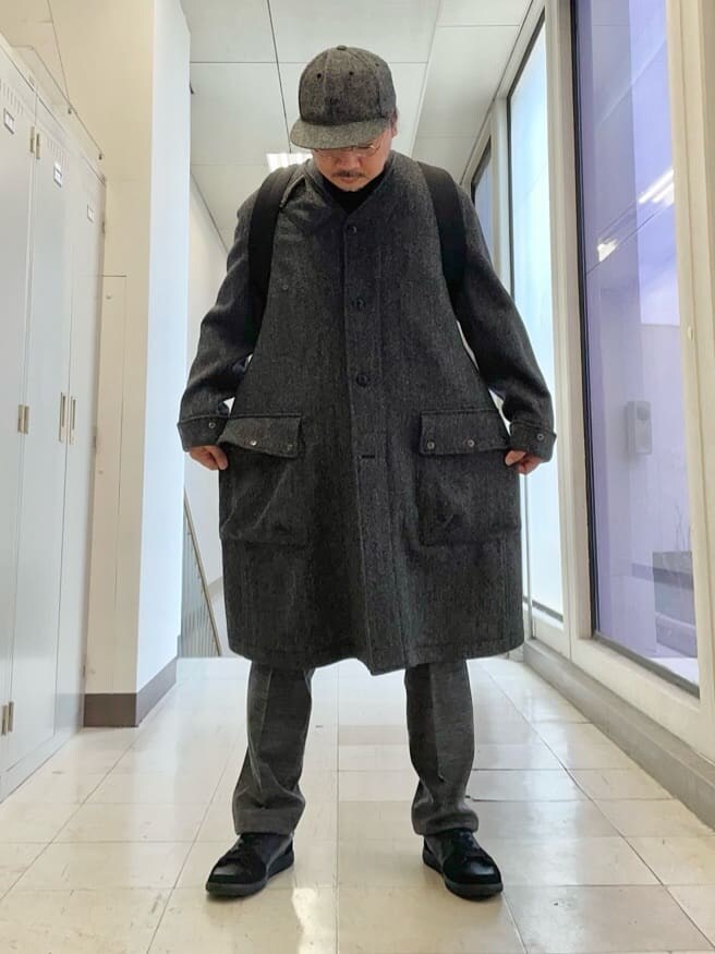 ブラック系のバックパック/リュックを着用したメンズの冬コーディネートの8枚目の写真